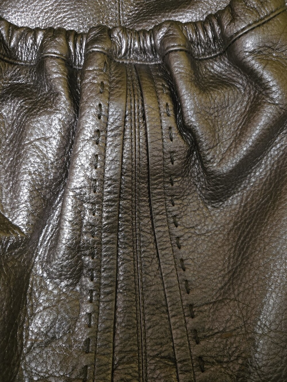 SUPER-soft Standout B. Makowsky Metallic Silver Toned Hobo Shoulder Bag. EUC - Picture 16 of 16